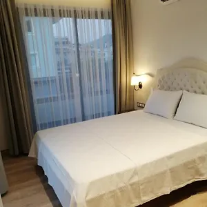 Channel Aparthotel